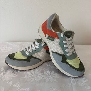 Taos Footwear Women's Detour Sneaker Green Multi Size 9